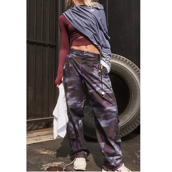 Free People Movement Mesmerize Me Pants in Navy Blue Meadow Motion Tie Dye Sz S - Picture 1 of 14
